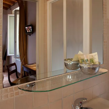 Orologio מלון 3*